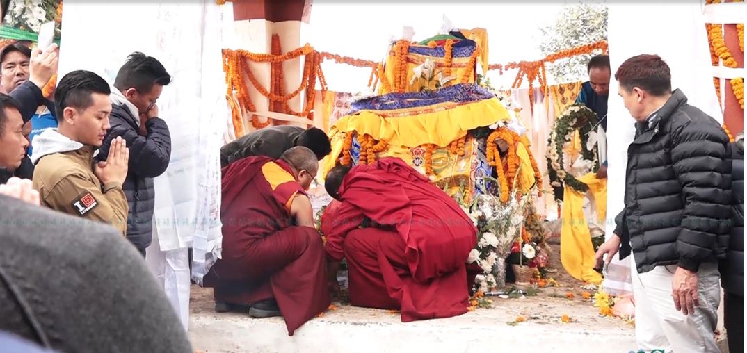हेलिकप्टर दुर्घटनामा निधन भएका शेर्पाको अन्त्यष्टि