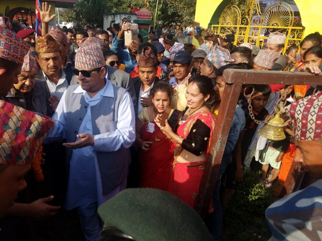 नेकपा र कांग्रेस कार्यकर्ताले पनि गरे पूर्वराजालाई स्वागत