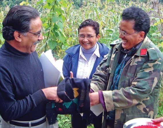 बिप्लवलाई अझै हतियार मोह, प्रचण्डको सत्तामै जोड