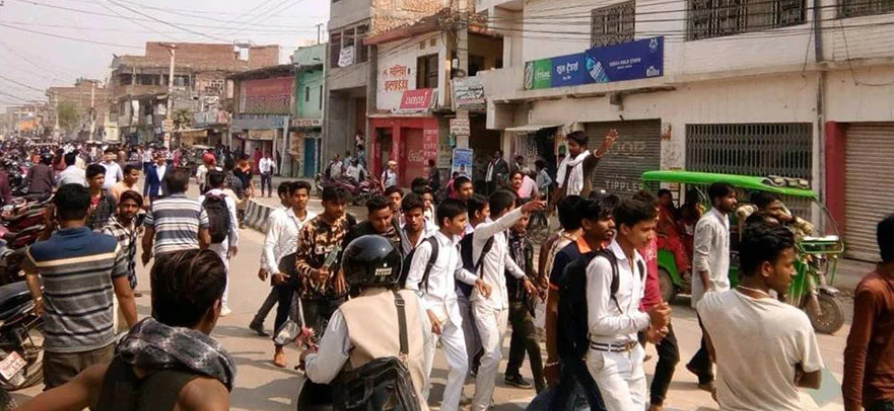 शिक्षामन्त्रीको राजीनामा मागे मुख्यमन्त्री राउतले, मुख्यमन्त्री कार्यालय घेराउ