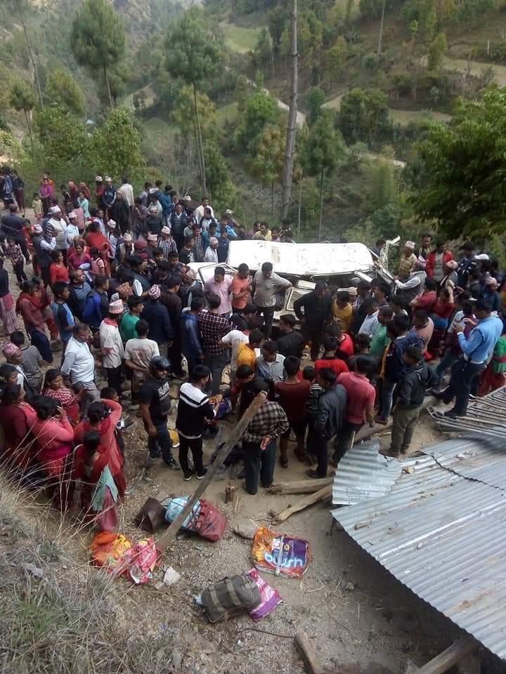 छुट्टा छुट्टै सवारी दुर्घटनामा आठ जनाको ज्यान गयो
