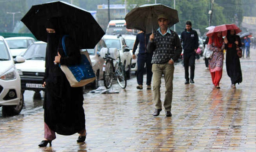 अझै बिहिबारसम्म पानी पर्ने सम्भावना, पूर्वी र मध्य तराईमा हुरीबतास