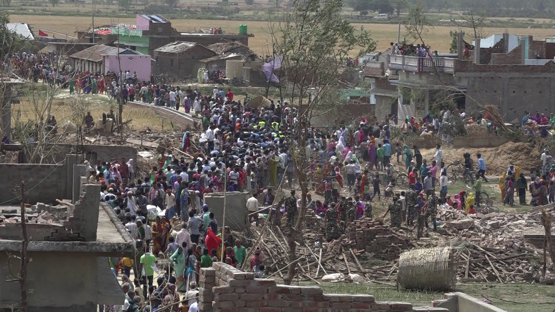 आँधीको वितण्डा: उज्यालो हुँदा बारा र पर्सा पुगेका हामीले अध्यारो देख्यौँ