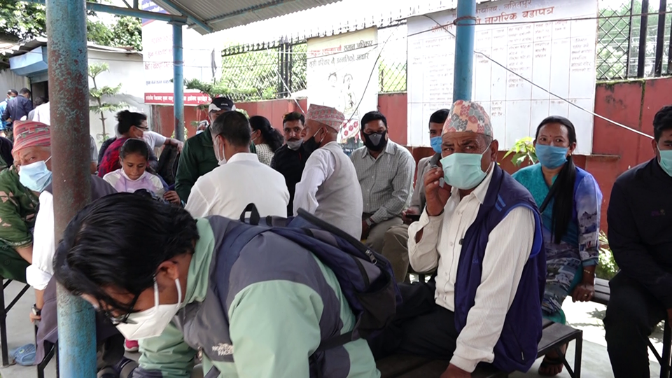 ललितपुर मालपोतमा भिडभाड, छैन् कोरोनाको त्रास 