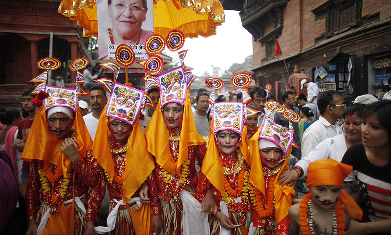 आज गाईजात्रा मनाइदैं, हास्यकलाकारहरु बिसंगति बिरुद्ध प्रहार गर्दै