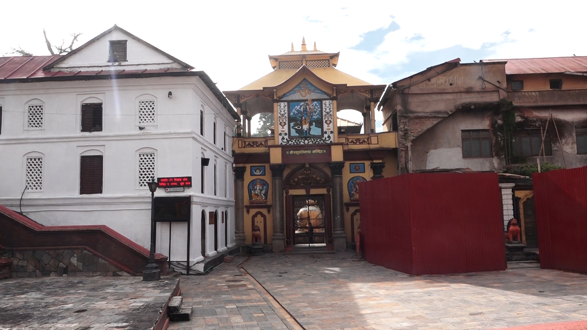 खल्लो तीज,घर–घरमै मनाइयो, कोठामै नाचियो