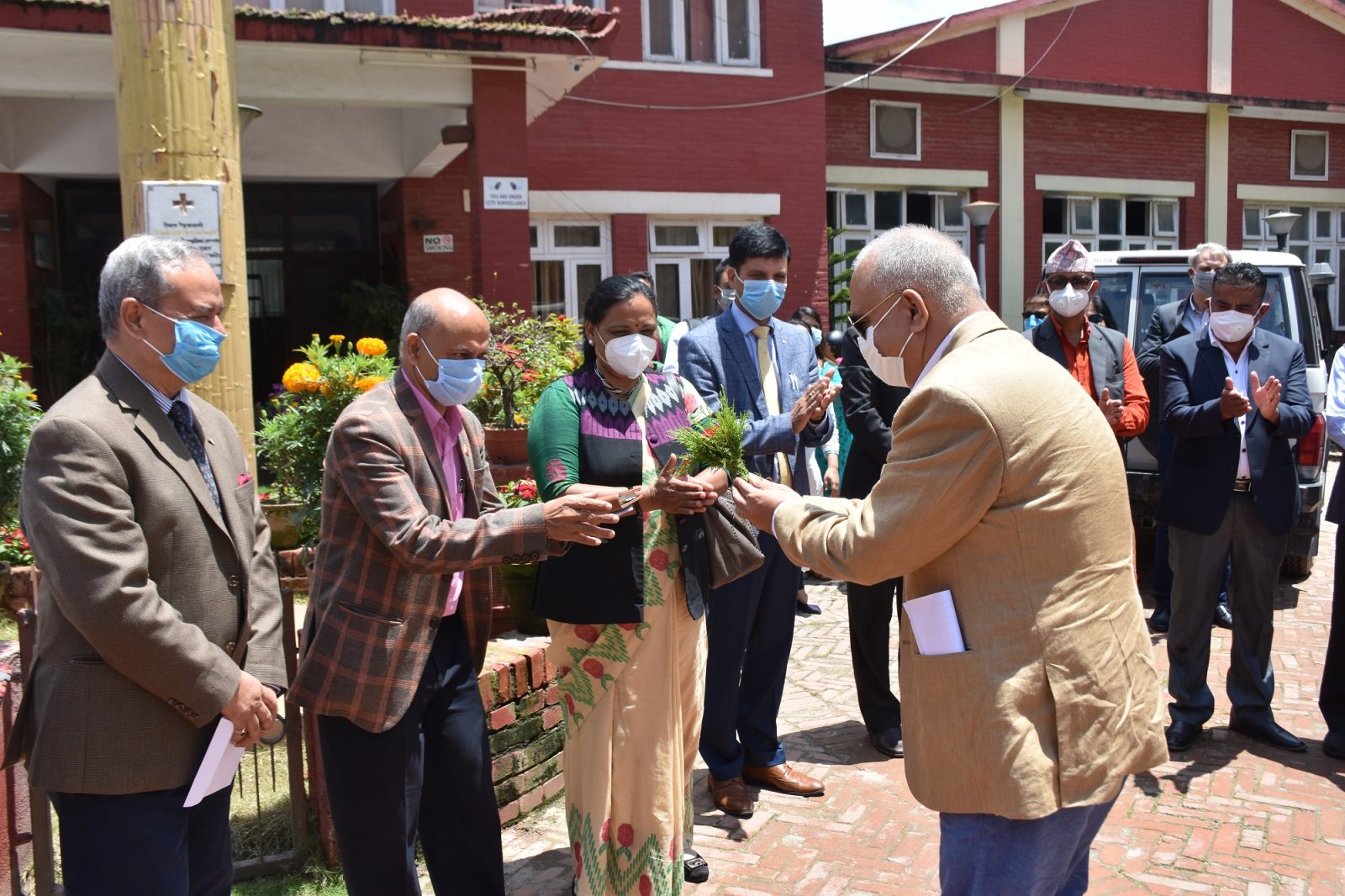 नेपाल रेडक्रसमा अझै रोकिएन ब्यथिति, तदर्थ समितिले राजनीतिक कार्यकर्ता भर्ती गर्दै 