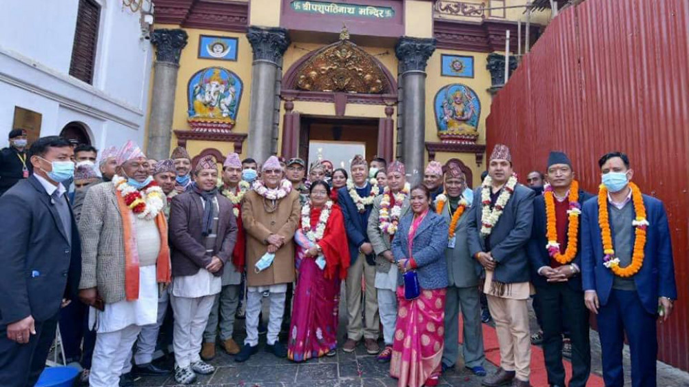 पशुपतिनाथमा विशेष पूजासहित प्रधानमन्त्री ओलीद्वारा सवा लाख दीप प्रज्वलन