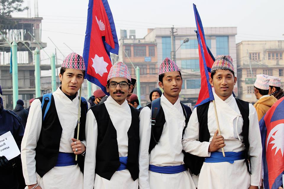 नेपाली पोशाकलाई नै व्यवास्ता,कहाँ हरायो दौरासुरुवाल, ढाका टोपी र गुन्यूचोली
