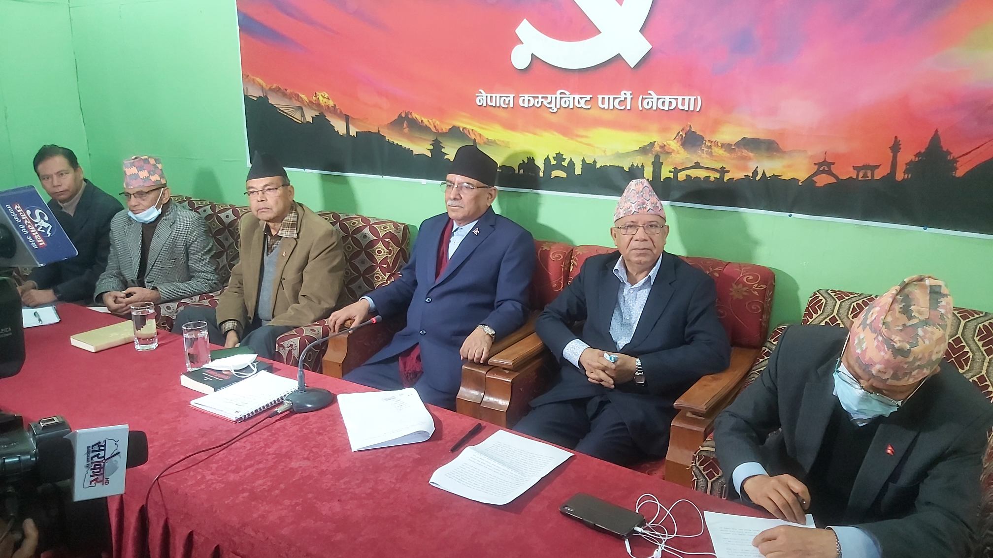 प्रचण्ड–नेपाल समूहको निर्णय आधिकारिकताका लागि निर्वाचन आयोगलाई दवाव