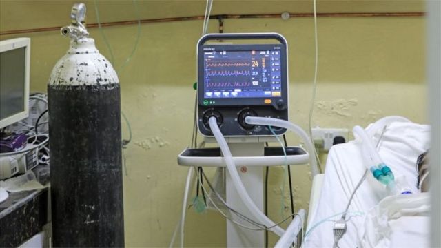 कोरोना संक्रमित बढेसँगै देशभरका अस्पतालमा अक्सिजनको अभाव