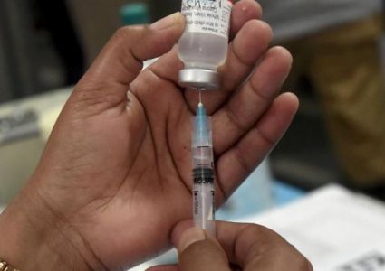 चीनबाट ल्याएको भेरोसिल खोप लगाउन सर्वसाधारणको घुँइचो