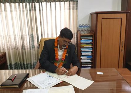 जनार्दन शर्माले सम्हाले अर्थमन्त्रालय, कोरोना खोप खरिद गर्न ५ अर्ब निकासा