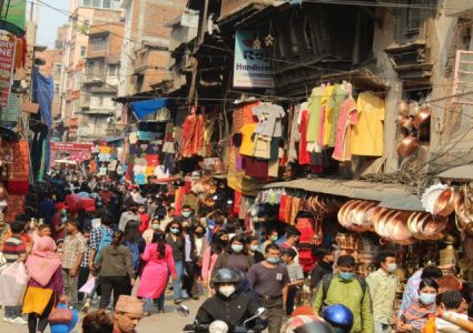 हेलचेक्र्याईले निम्त्याउदैछ कोरोना संक्रमणको तेस्रो लहर, तयारी पनि पूरानै शैलीमा