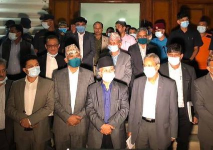एमाले कार्यदलको १० बुँदे सहमतिमा ओली र नेपाल पक्षीय नेताको आ–आफनै व्याख्या