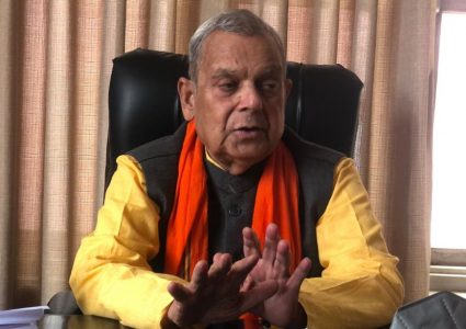 दलविहिन बनेक महन्थ ठाकुर, जसले सर्बोच्चको फैसला कुरिरहेका छन्