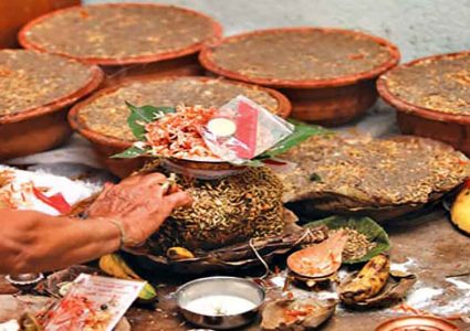 दशैँ सुरु, पूजा आराधना गरी घर–घरमा घटस्थापना गरिँदै