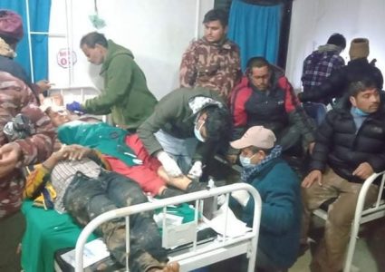 रुकुमपश्चिम रातामाटामा जन्ती बस दुर्घटना अपडेटः एक जनाको मृत्यु, घाइतेहरुको उपचार हुँदै