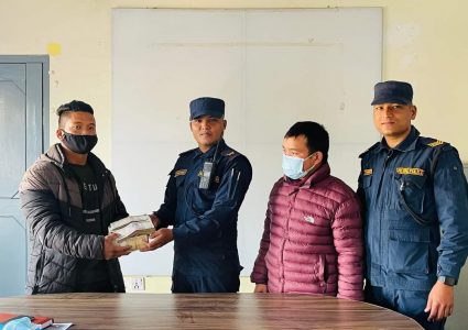 जव अटोमा यात्रुले बिर्सिएको ७ लाख नगद चालकले भेटे….