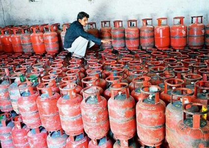कसरी बढ्यो नेपालमा खाना पकाउने ग्याँसको माग