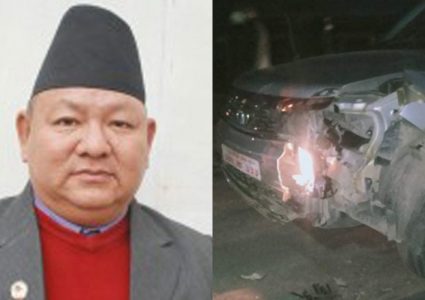 पर्यटन मन्त्री प्रेम आले चढेको गाडीलाई कारले दियो ठक्कर