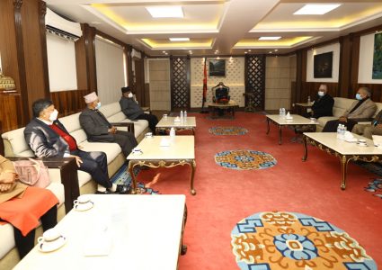 संघीय वा स्थानीय पहिला कुन चुनाव ? कानुनका छिद्रमा फरक–फरक मत,चुनाव टार्ने नेताहरुको दाउ