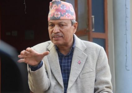 रविलाई भिम रावलको कडा टिप्पणीः बोल्दैमा महामन्त्री पार्टीबाट निष्कासित भएछन्