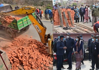 धोबीखोला करिडोर सडकमा मन्त्री रामकुमारी झाँक्रीको छड्के,निर्माण सामग्री हटाइन