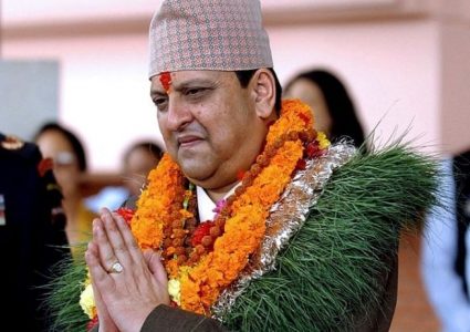 पूर्वराजा ज्ञानेन्द्र शाहको दुखेसोः अलमलिएको सरकार, भत्किएको संसद्, बिग्रिएको न्यायालय