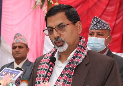 बजारबाट हराएको पैसा सिरानीमुनि छ कि म खोज्दैछुः अर्थमन्त्री शर्मा