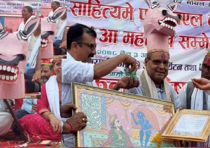 यसबर्षको महामूर्खको उपाधि डा. भोगेन्द्र झालाई