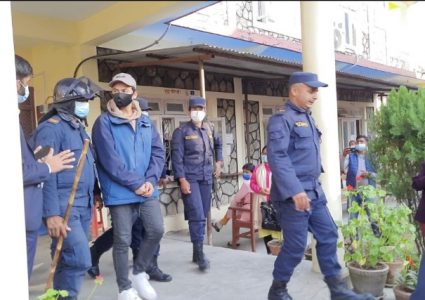 नाबालिग गायिकाले अदालतमा फेरिन बयान, छुट्लान त अभिनेता पल शाह