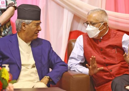 कांग्रेसले गठबन्धन नगरे प्रचण्डले हार्ने चुनाव लड्दैनन् एमालेसँग मिल्छनः देउवा