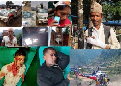 देउवा–प्रचण्ड एउटै मञ्चबाट कुम जोडेर मत माग्दै,रुकुममा भने कांग्रेस र माओवादी कुटाकुट गर्दै