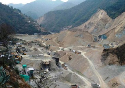 क्रसर उद्योगको मापदण्ड संशोधन गर्ने सरकारको निर्णयमा सर्बोच्चले लगायो बन्देज