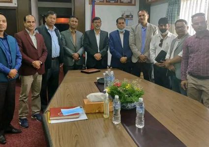 चोरबाटोबाट अधिकृतदेखि सचिवसम्मको तलव बढाउन निर्देशन, चर्को बिरोधपछि भयो फिर्ता