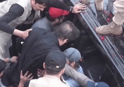 सुरक्षाको कारण देखाउदै पूर्वप्रधानमन्त्री इमरान खानलाई अदियाला जेलमा सार्न आदेश