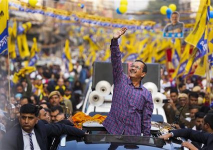 दिल्लीमा भाजपाले १५ वर्षदेखिको पकड गुमायो, बहुमतमा आप