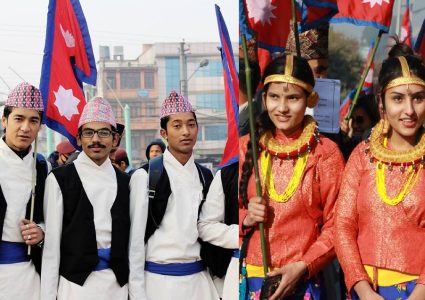 नेपाली पोशाकलाई नै व्यवास्ता,कहाँ हरायो दौरासुरुवाल, ढाका टोपी र गुन्यूचोली