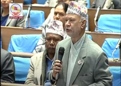 सांसद रघुजी पन्तको गुनासोः राष्ट्रपतिको सवारीले मैले जनताको गालीगलौज सुन्न लोगो छोपे
