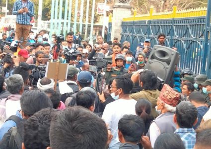 सरकारसँग मिटरब्याज पीडित बार्तामा बस्ने, आन्दोलन भने नरोक्ने