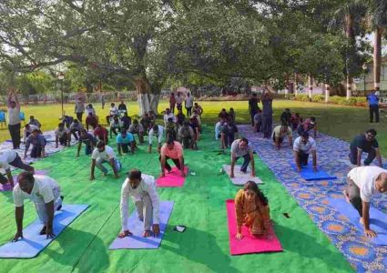 जी–२० सम्मेलन अघि विशाखापट्टनका विभिन्न सहरमा योगा सत्र