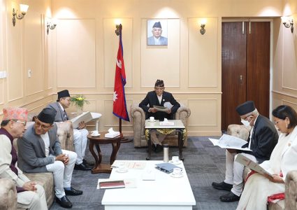 संबैधानिक परिषद् बैठकमा ओलीले थापे अड्को, यसरी भाँडियो प्रधानन्यायाधीश सिफारिस गर्ने एजेण्डा
