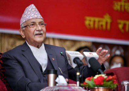 ११ किलो सुन आफूले बोक्नै नसक्ने एमाले अध्यक्ष ओलीको टिप्पणी, औठी समेत लगाउँदैन