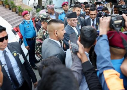 नारायणकाजीलाई प्रचण्ड, देउवा र ओलीको साथ, दोषी कसैलाई नछोड्नु  !
