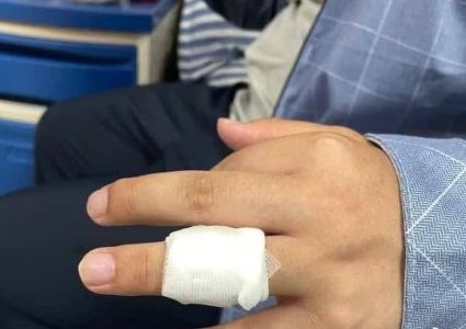 चीनमा पत्रकारमाथि प्रहरीको आक्रमण गर्दा सर्वसाधारण आक्रोशित