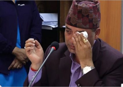 १० किलो सुन चोरेको आरोप लगाएपछि धरधरि रोए पशुपतिका सदस्य–सचिव मिलनकुमार थापा !