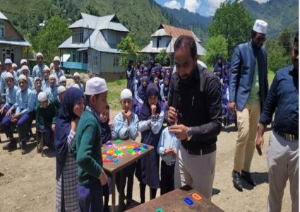 जम्मू–कश्मीरका विद्यालयमा बायोमेट्रिक हाजिरी प्रणाली लागू