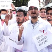 किन कुटिदैछन् चिकित्सक ? कहाँ हुँदैछ कमजोरी ?