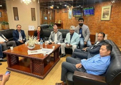 नेपालीको उद्धारका लागि परराष्ट्र मन्त्रीसहितको टोली इजरायलमा